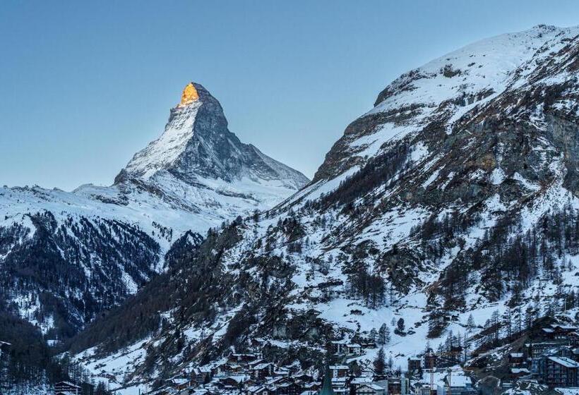 هتل Alpenroyal