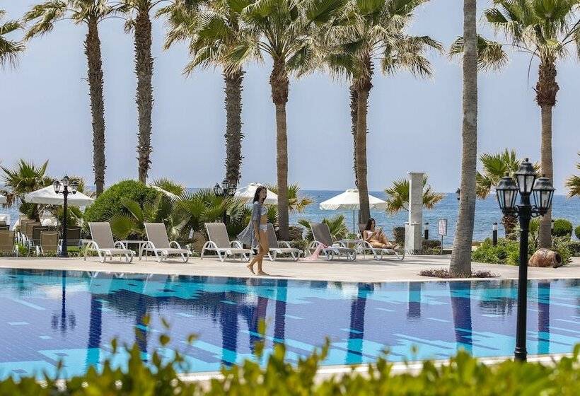 فندق Aquamare Beach  & Spa