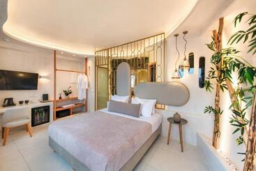 هتل Athina Luxury Suites