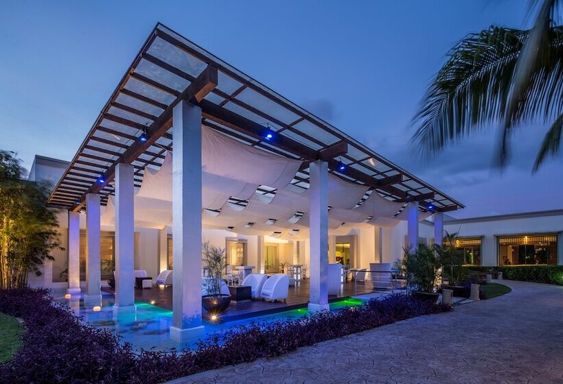 هتل Bluebay Grand Esmeralda - All Inclusive