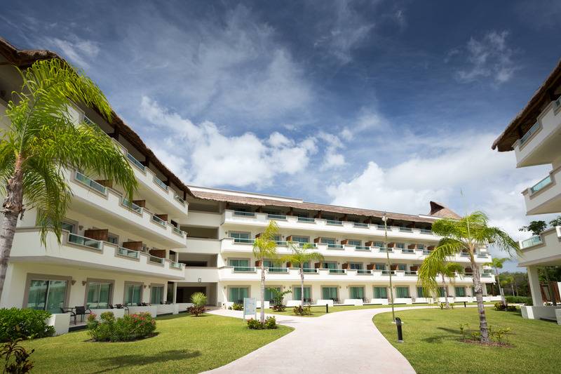 هتل Bluebay Grand Esmeralda - All Inclusive