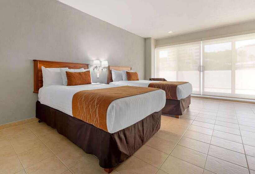 هتل Comfort Inn Monterrey Valle