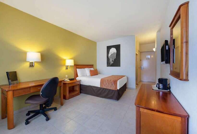 هتل Comfort Inn Monterrey Valle