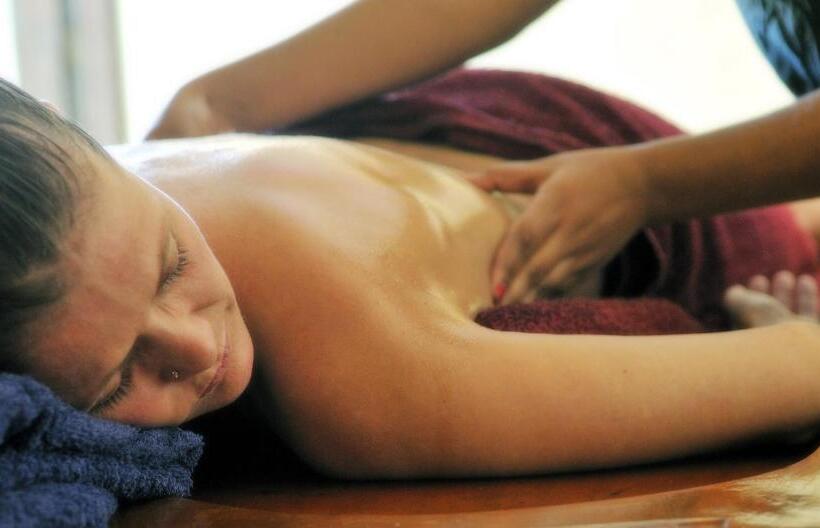 هتل Mercure Goa Devaaya Resort