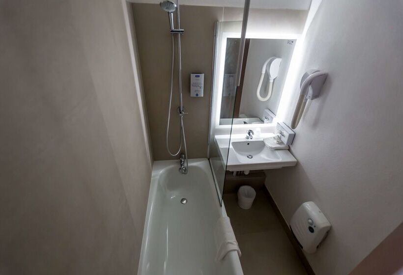 Fotos del hotel Kyriad Clermontferrandsud  La Pardieu:  9