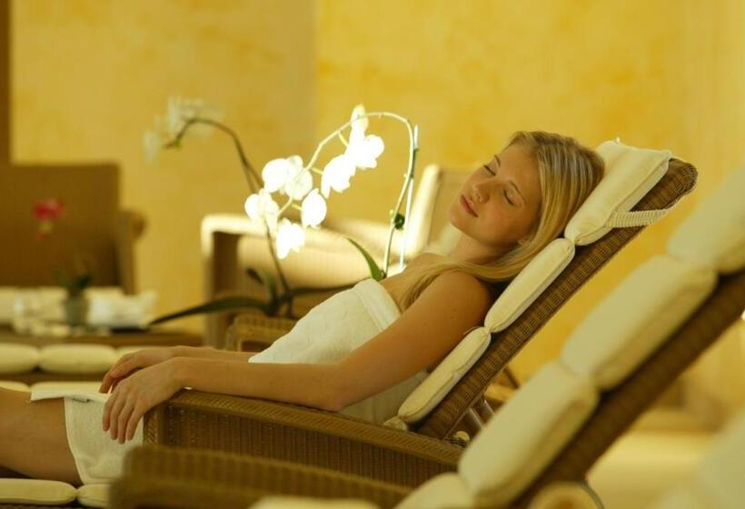 هتل Domaine De Saint Endréol Golf & Spa Resort