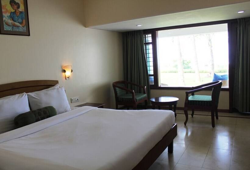 هتل Longuinhos Beach Resort