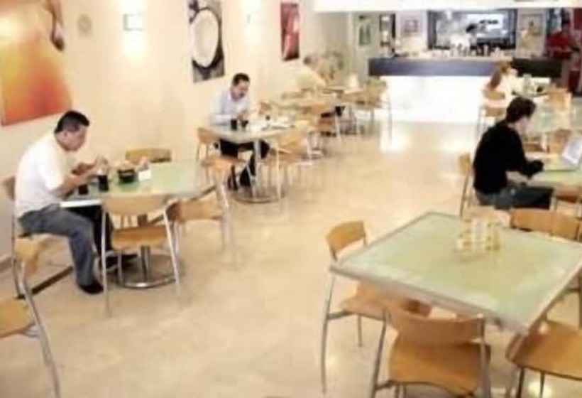 Fotos del hotel Hotel Madero Express:  13