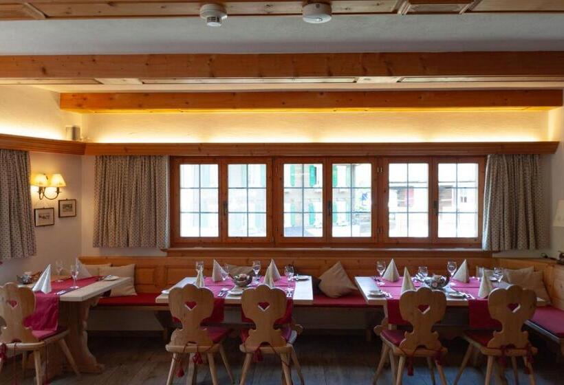 ホテル Madrisajoch