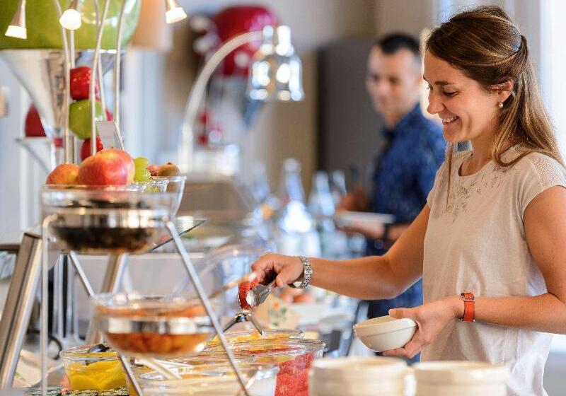 هتل Mercure Thalasso & Spa Port Frejus