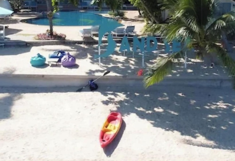 هتل Sand Sea Beach Resort