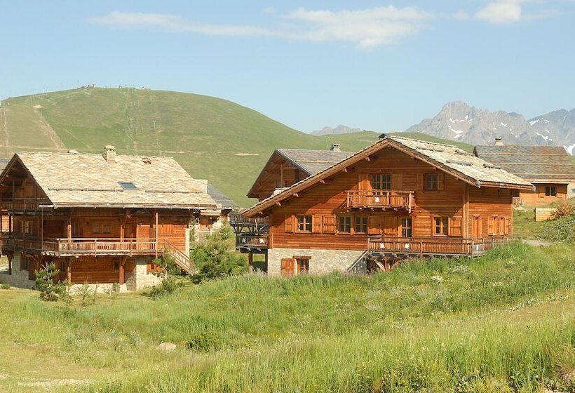 Madame Vacances Les Chalets de L'Altiport