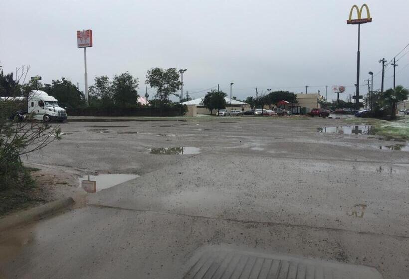 مُتل Texas Inn And Suites City Center At University Dr