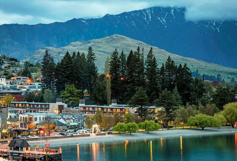 Novotel Queenstown Lakeside