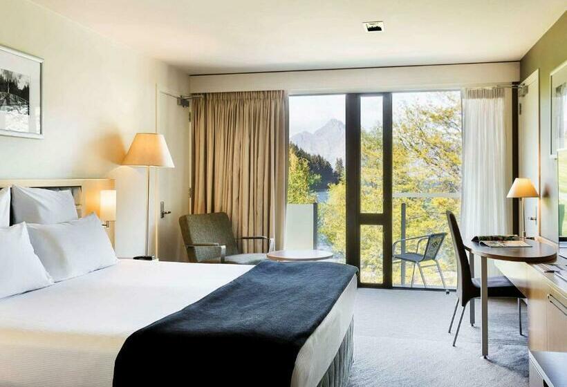 Novotel Queenstown Lakeside