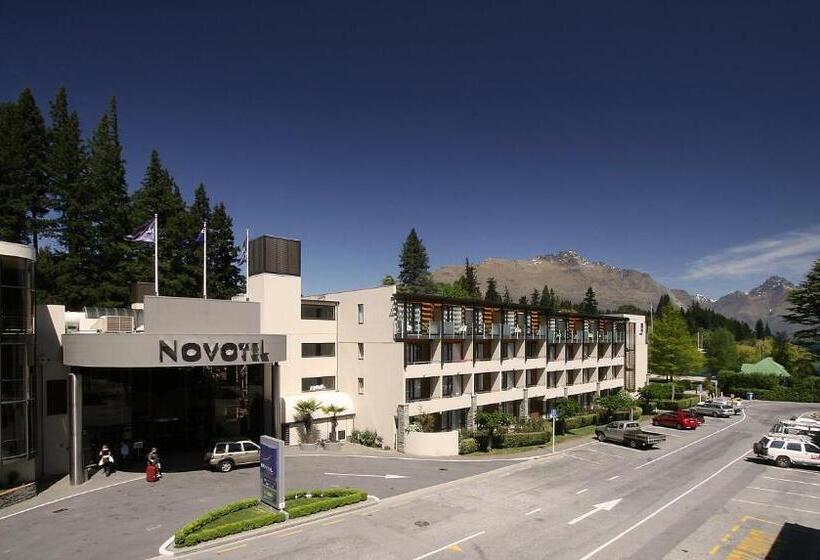 Novotel Queenstown Lakeside