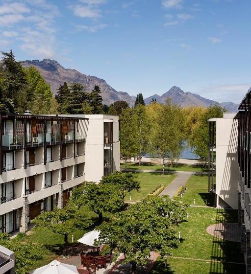 Novotel Queenstown Lakeside