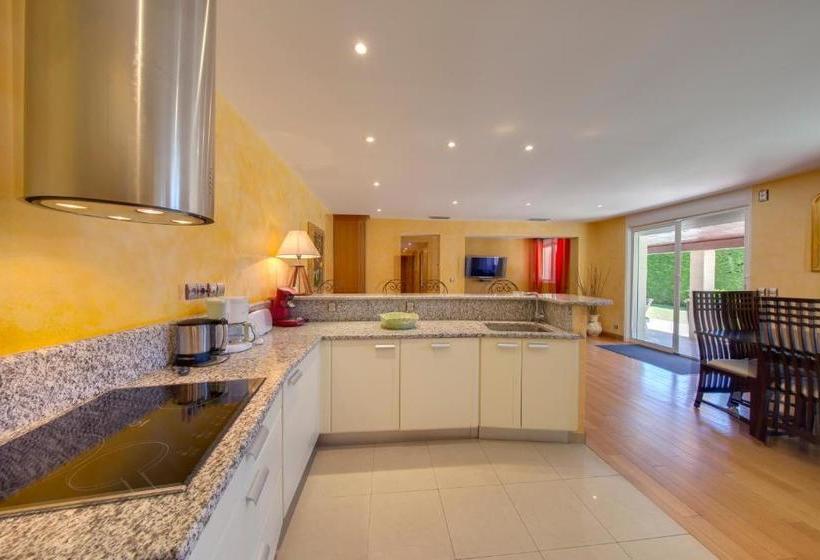 Domaine Du Mont Leuze