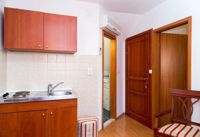 Fotos del hotel Apartmani Lepur:  13