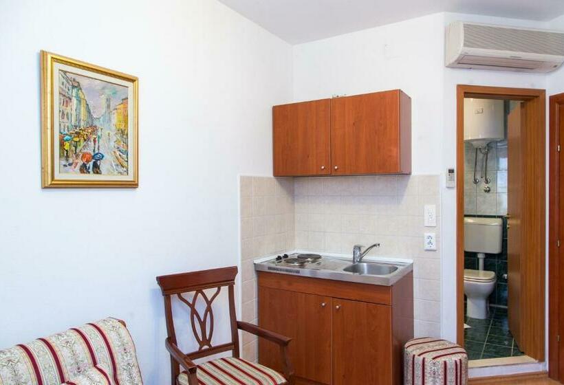 Fotos del hotel Apartmani Lepur:  20