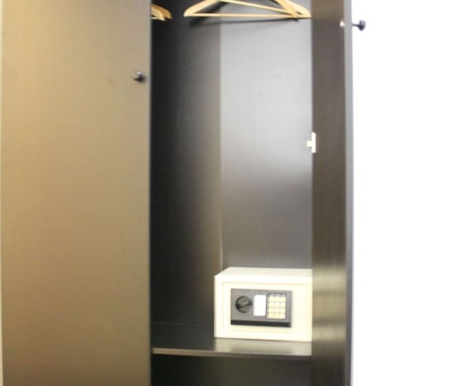 Fotos del hotel AVI City Apartments:  25