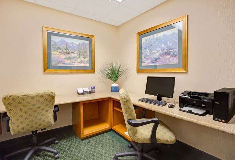 Отель Baymont By Wyndham Tucson Airport