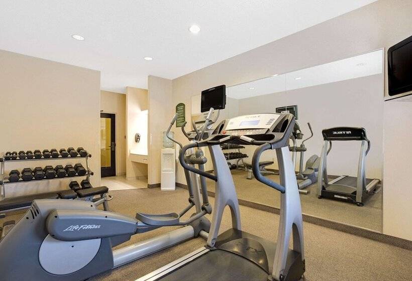 Отель Baymont By Wyndham Tucson Airport
