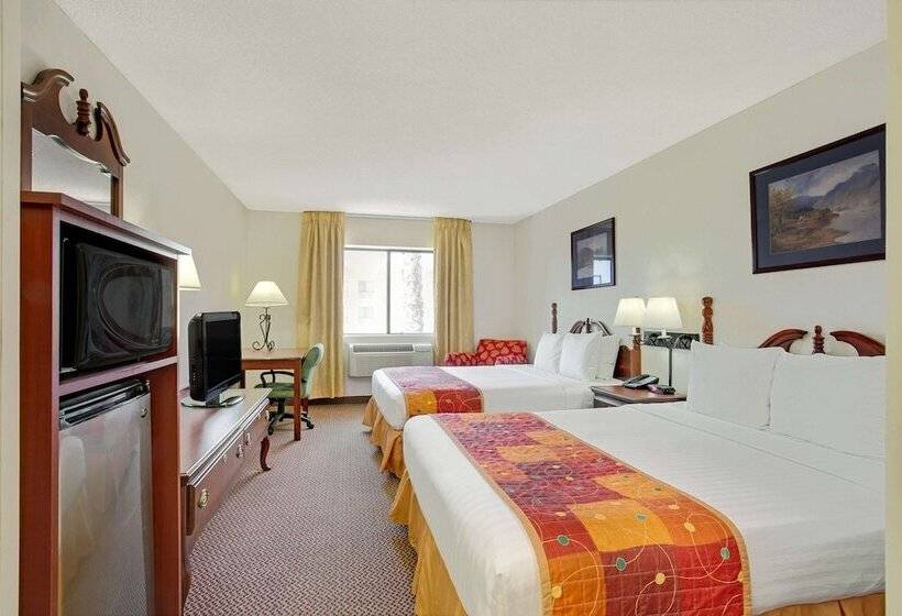 בית מלון כפרי Baymont By Wyndham Tucson Airport