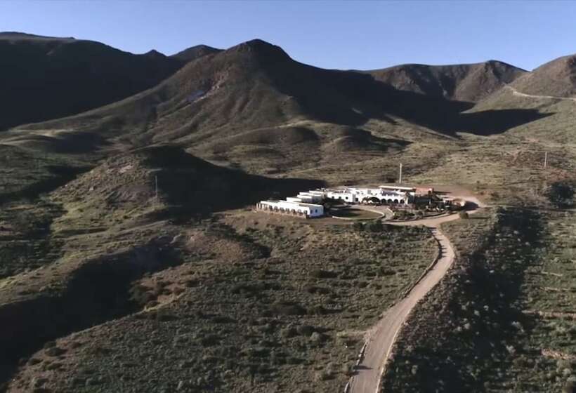 هتل Cortijo El Paraiso