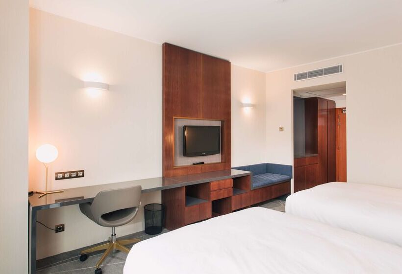 هتل Doubletree By Hilton City Plaza Cluj