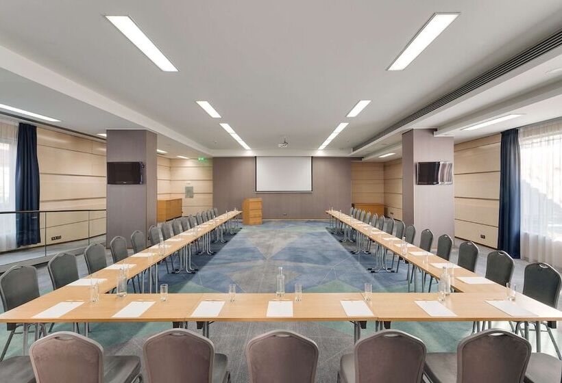 هتل Doubletree By Hilton Cluj – City Plaza