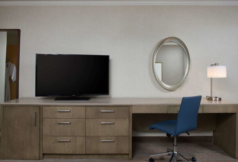 هتل Doubletree By Hilton Irvine   Spectrum