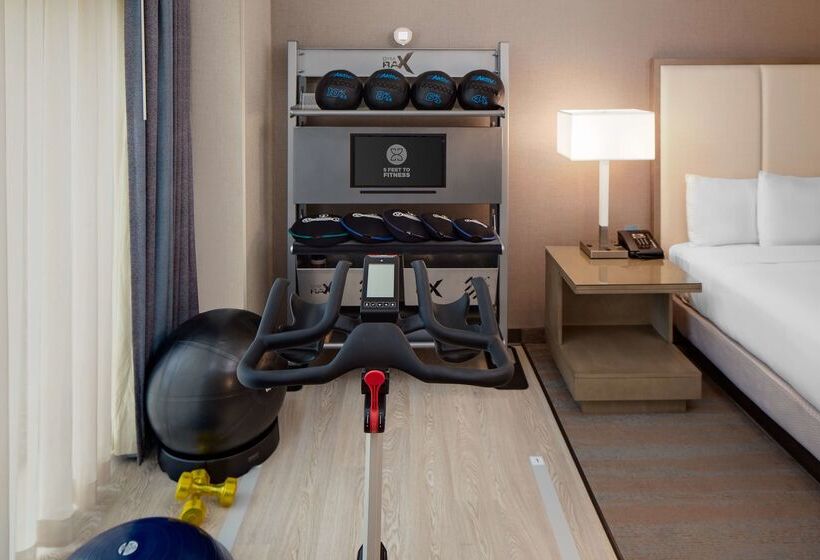 هتل Doubletree By Hilton Irvine   Spectrum