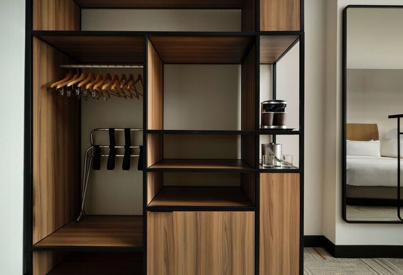 هتل Doubletree By Hilton Irvine   Spectrum