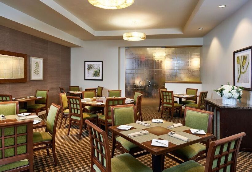 هتل Doubletree By Hilton Irvine   Spectrum