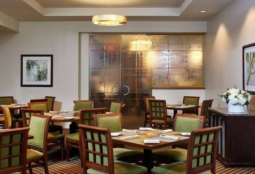 هتل Doubletree By Hilton Irvine   Spectrum
