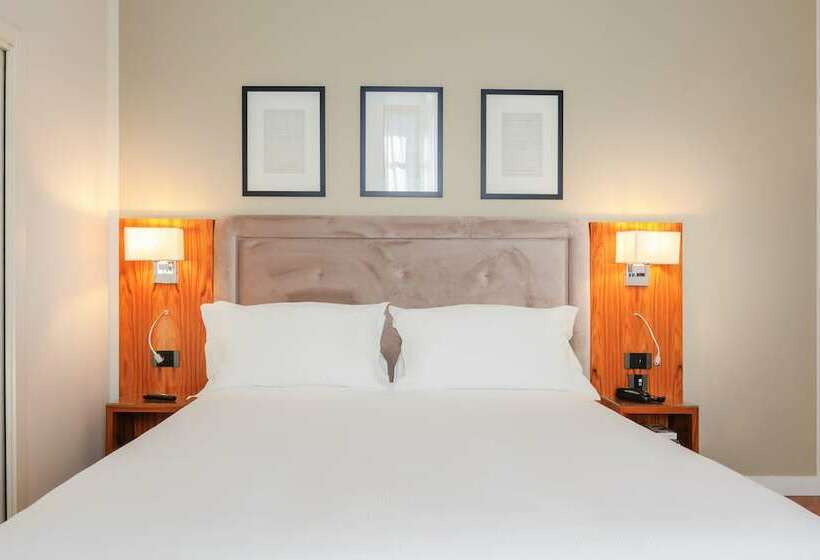 Fotos del hotel Embassy:  11