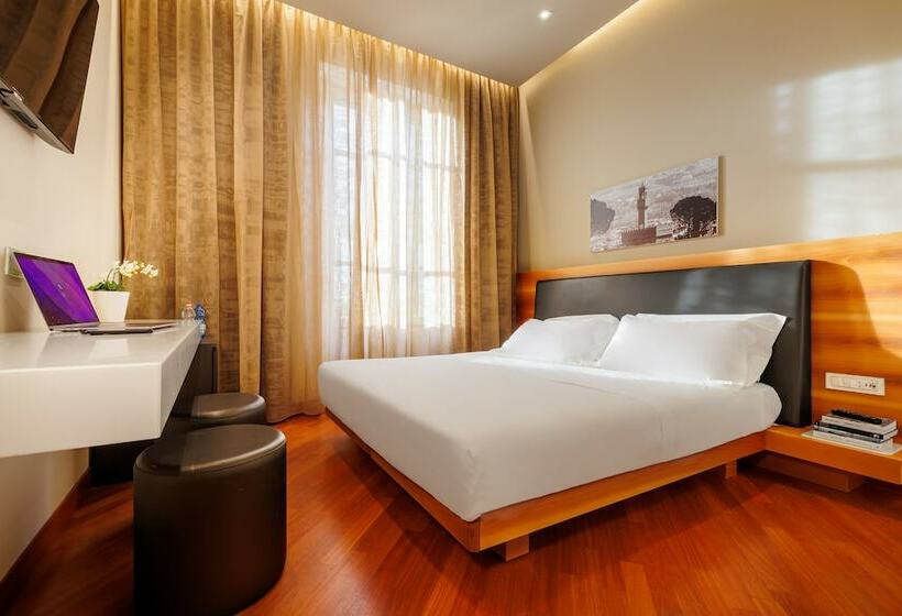 Fotos del hotel Embassy:  3