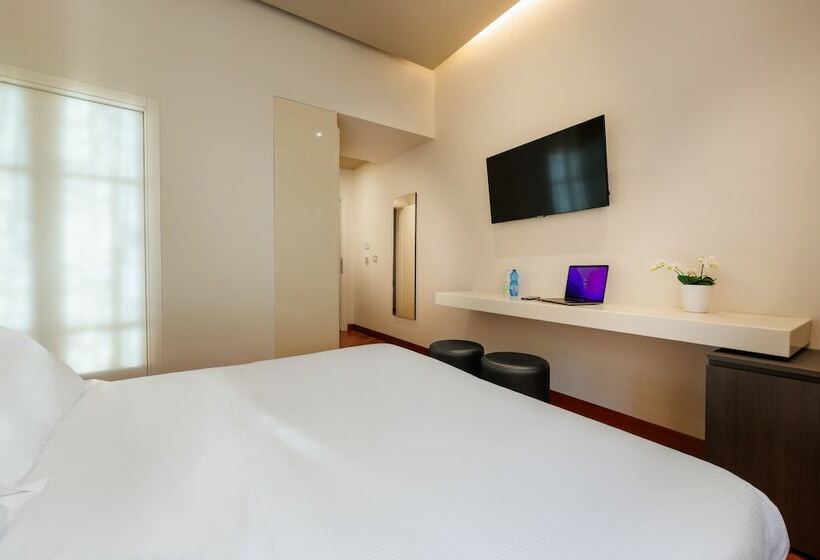 Fotos del hotel Embassy:  7