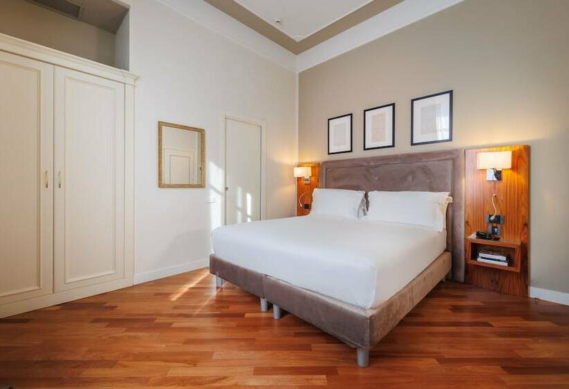 Fotos del hotel Embassy:  10