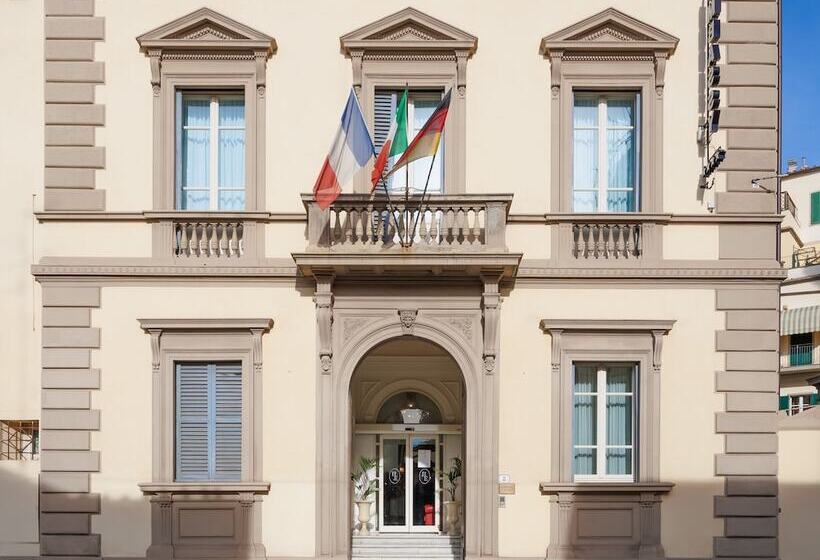 Fotos del hotel Embassy:  40