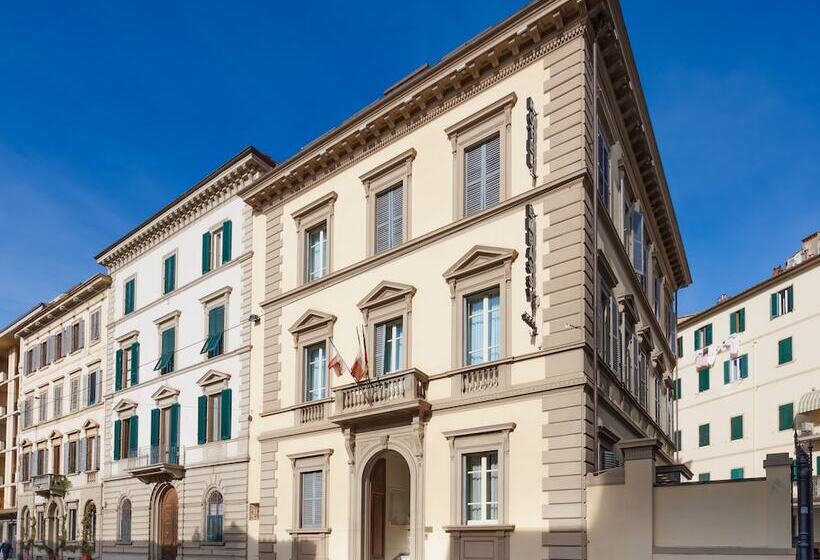 Fotos del hotel Embassy:  41