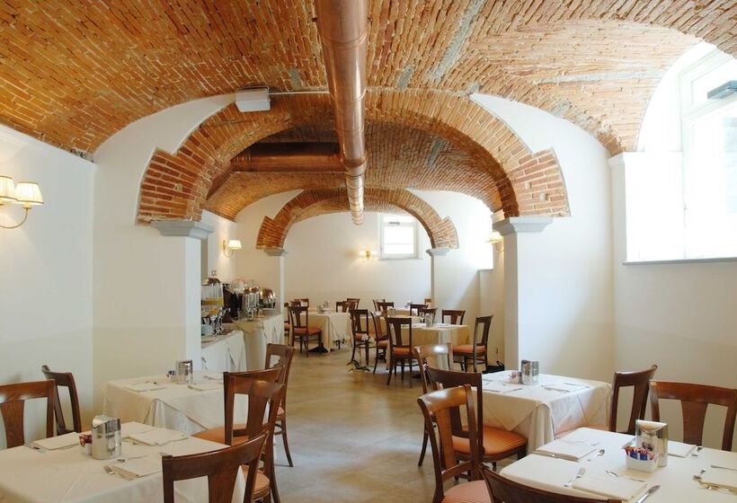 Fotos del hotel Embassy:  20