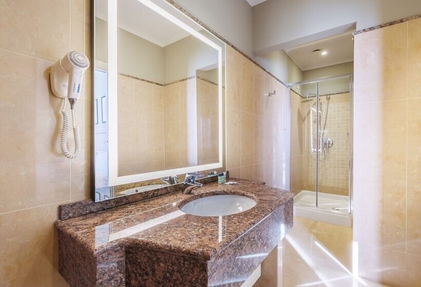 Fotos del hotel Embassy:  24