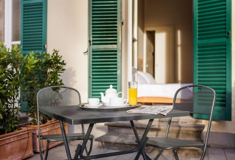 Fotos del hotel Embassy:  22