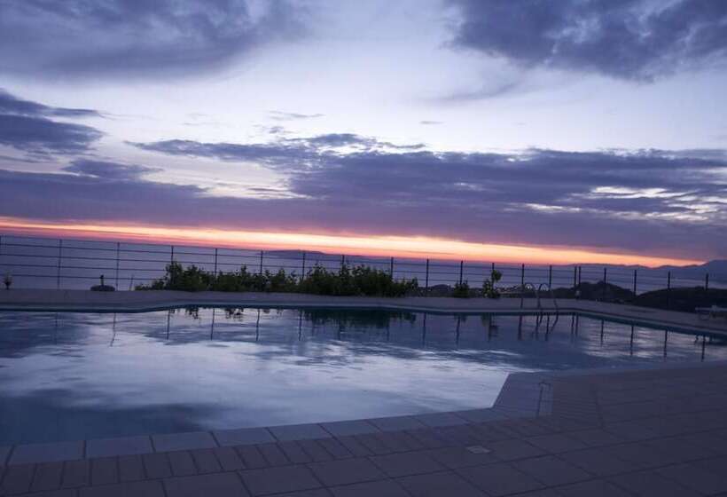 هتل Nymphes Luxury Apartments