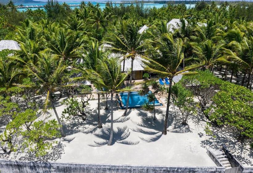 هتل The St. Regis Bora Bora Resort