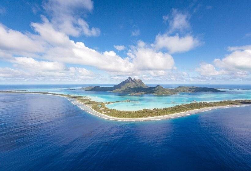 هتل The St. Regis Bora Bora Resort
