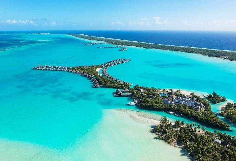 هتل The St. Regis Bora Bora Resort