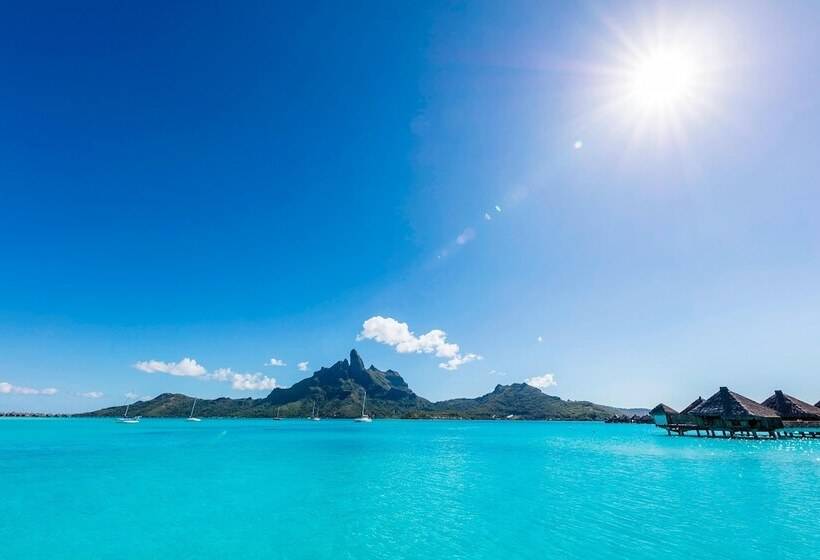 هتل The St. Regis Bora Bora Resort